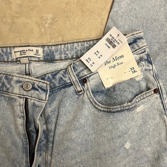 NWT Abercrombie Jeans - Picture 2 of 4